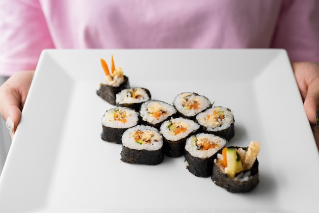 Foto sushi bord met hoge hoek voor volwassenen