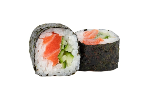 Sushi close-up geïsoleerd op witte achtergrond Sushi met nori zeewier zalm rijst en komkommer