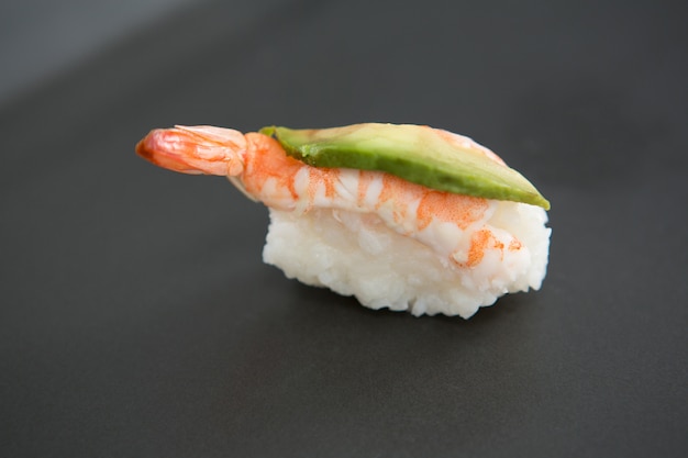 Sushi met garnalen