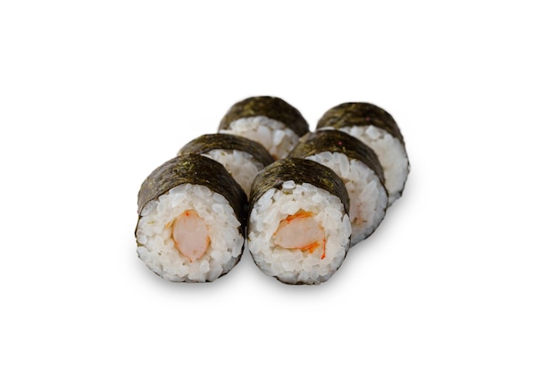 Sushi roll maki met garnalen geïsoleerd op witte achtergrond