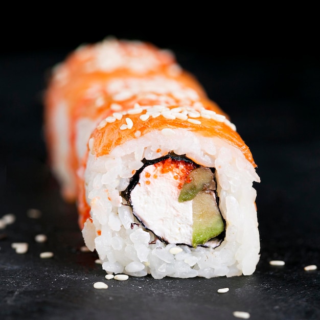 Sushi rolt uitgelijnd