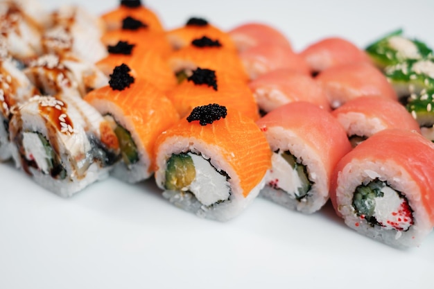 Sushi voor menu in licht thema