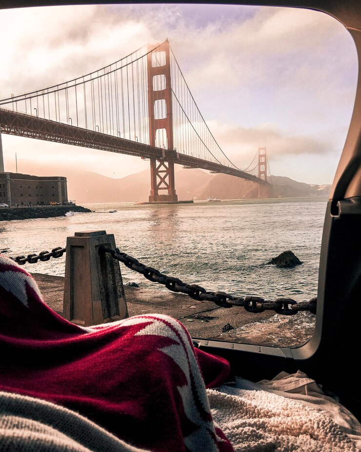 Photo suspension bridge over sea