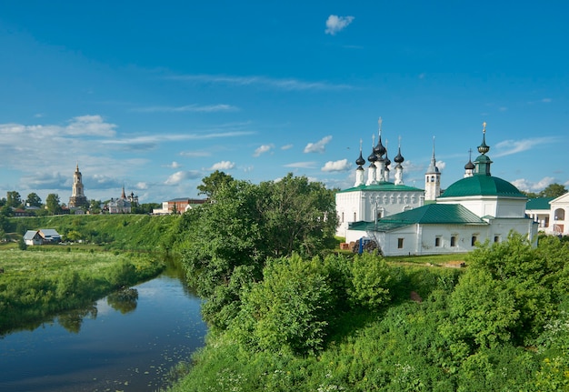 Suzdal - 도시의 역사적인 중심지는 Golden Ring Travel의 일부입니다.