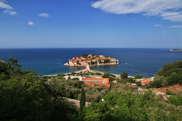 몬테네그로 아드리아 해에서 Sveti Stefan 섬