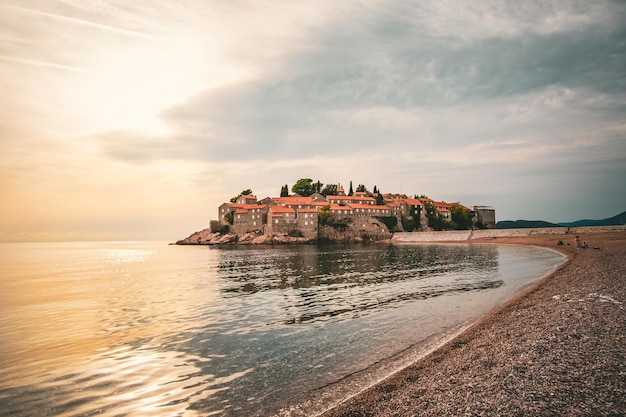 Sveti Stefan 섬 마을 일몰, 몬테네그로