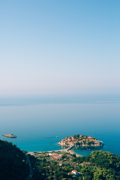 Sveti stefan vista dalla montagna