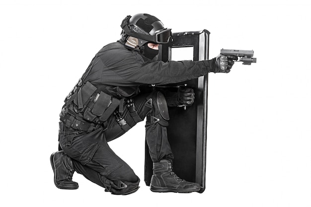 SWAT-officier met ballistisch schild