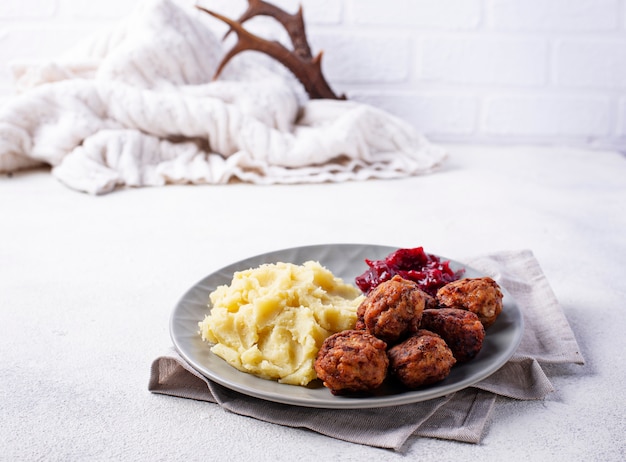  Swedish meatballs with mashed potato