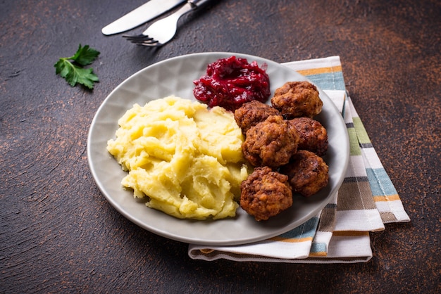  Swedish meatballs with mashed potato