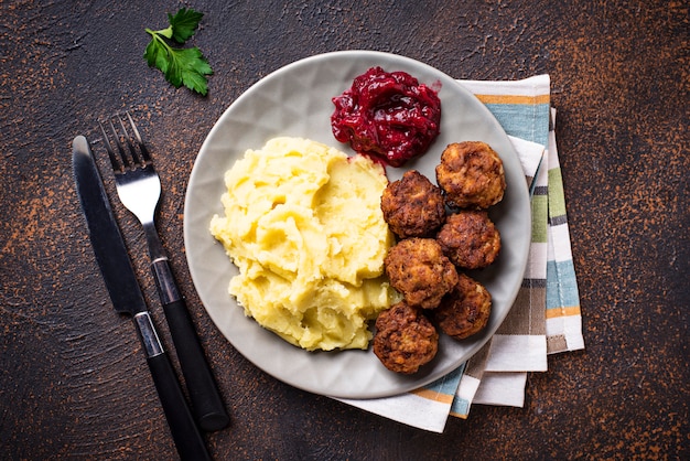  Swedish meatballs with mashed potato