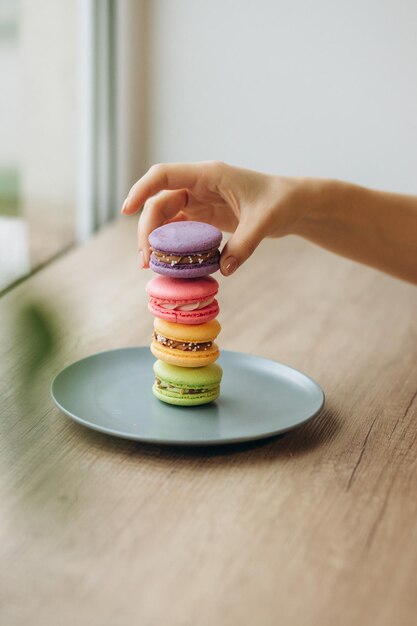 Foto macarons francesi dolci e colorati