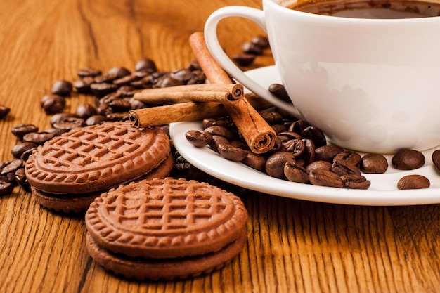 Sweet cookies with a cup of coffeeCoffee beans a cup of fragrant coffee