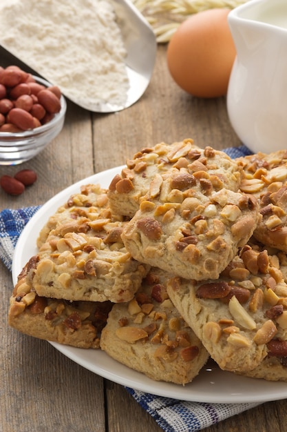 Foto biscotti dolci su legno