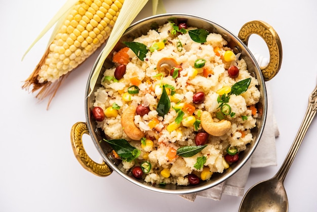 Sweet Corn Upma makai rava uppittu gemaakt met of zonder griesmeel gezond Indiaas ontbijt