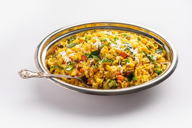 Sweet Corn Upma makai rava uppittu gemaakt met of zonder griesmeel gezond Indiaas ontbijt