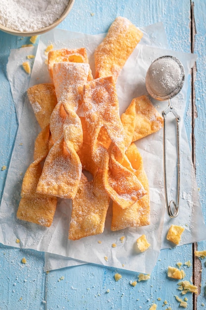 Sweet and fresh angel wings deep fried in oil