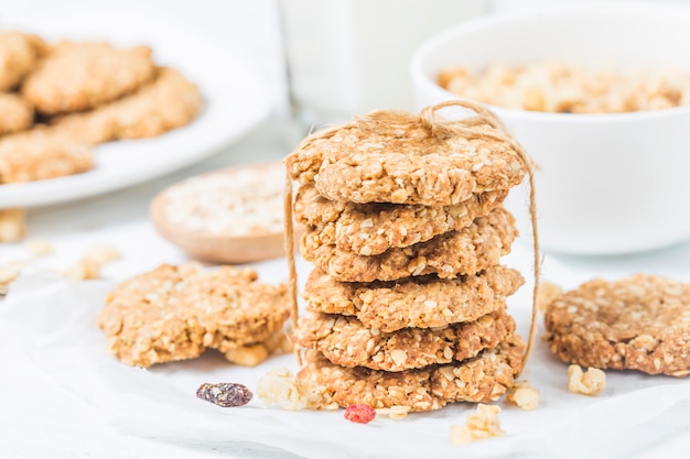 Dolce cookie casalingo con fiocchi di avena