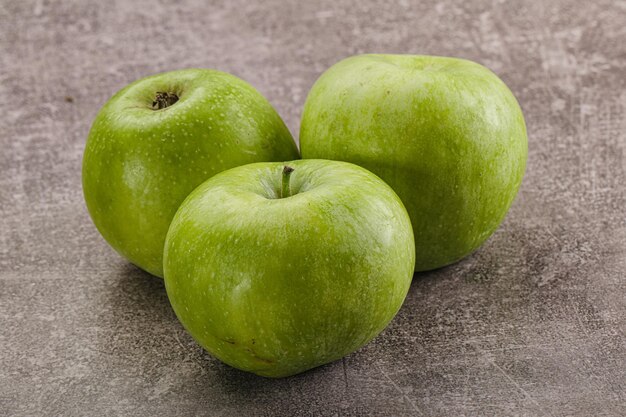 Photo sweet and juicy green apple