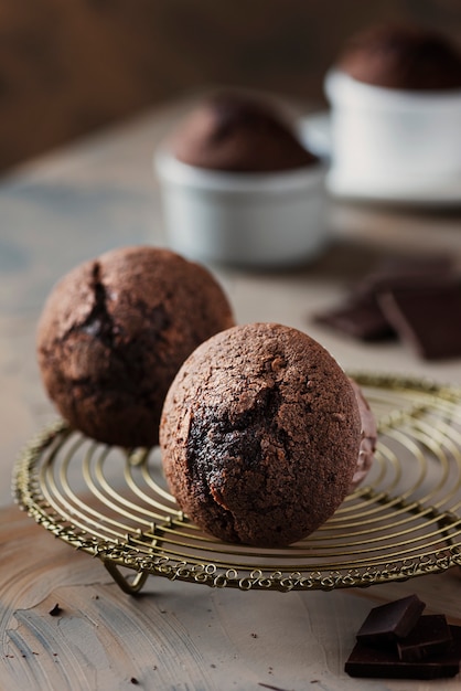 Foto muffin dolci al cioccolato