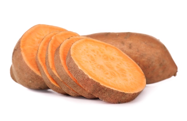 Photo sweet potatoes isolated on white