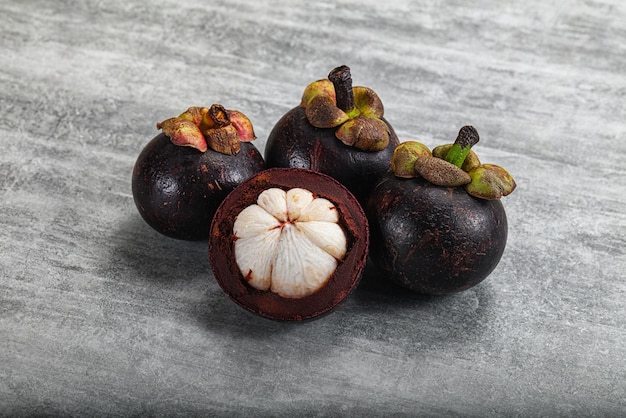 Foto mangosteen tropicale dolce, maturo e succoso