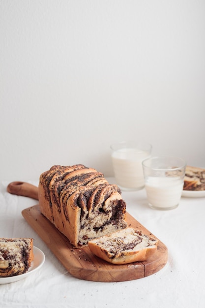 Sweet swirl zelfgebakken brood met maanzaad