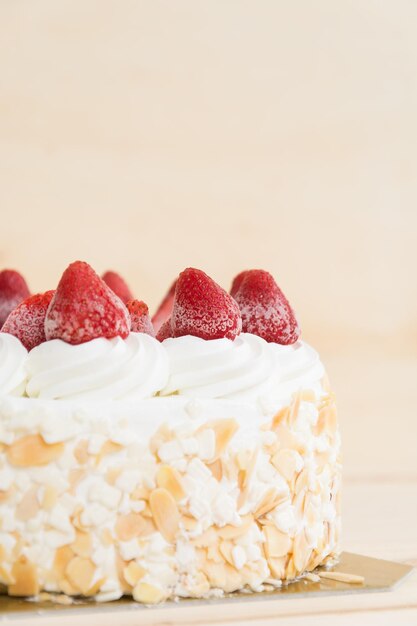 Foto dolce torta di gelato alla fragola