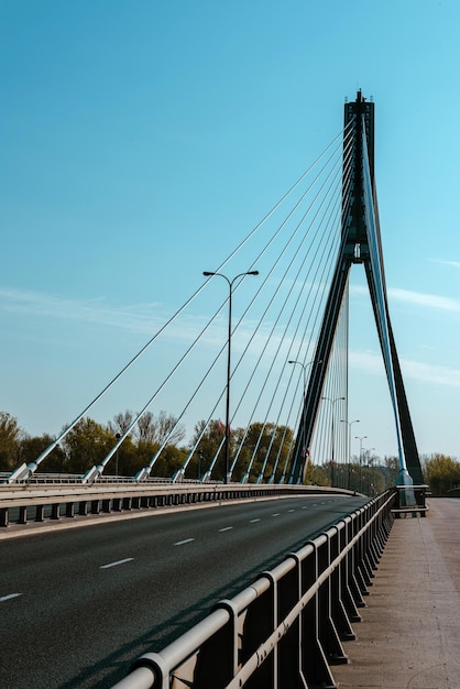 写真 ヴィスワ川に架かるswietokrzyski橋