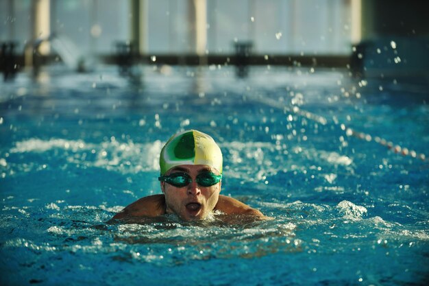 水泳選手