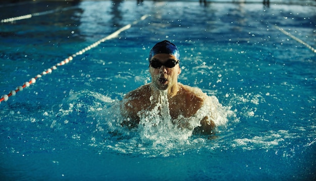 水泳選手