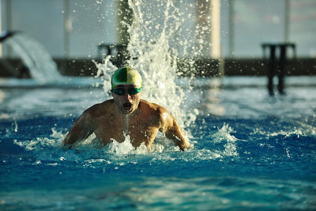 水泳選手