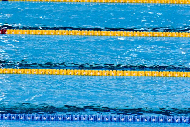 Photo swimming pool by sea