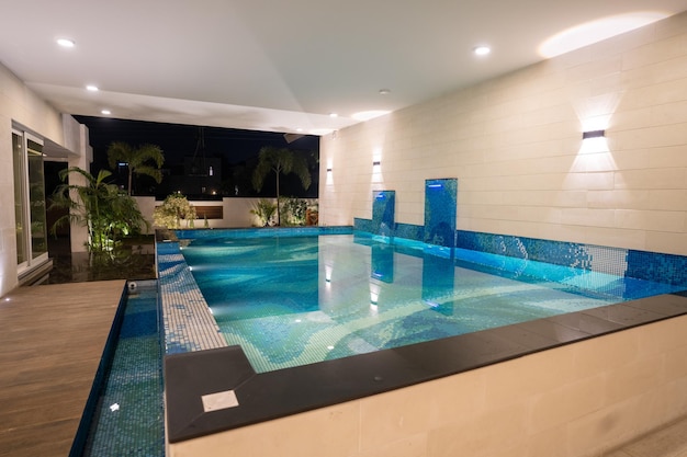 Photo swimming pool luxury premuim photo