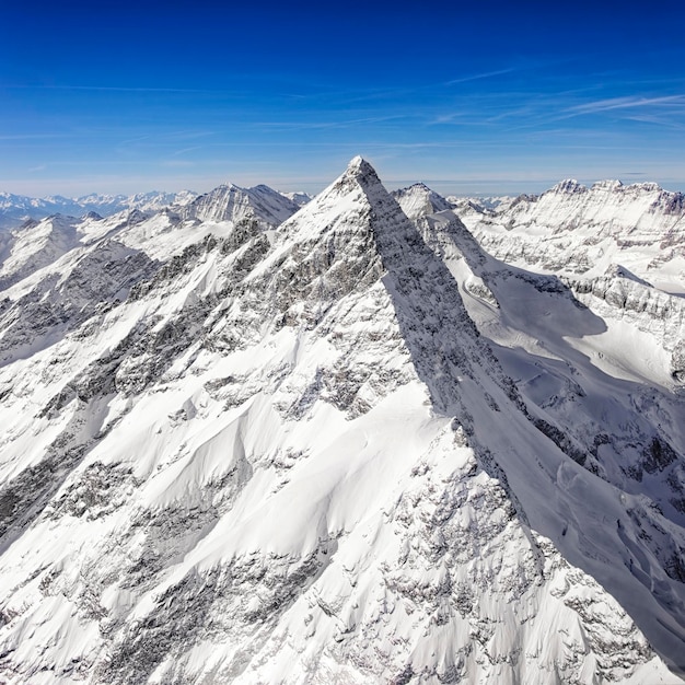 ベルンハイランドヘリコプタービューのスイス高山ユングフラウピーク