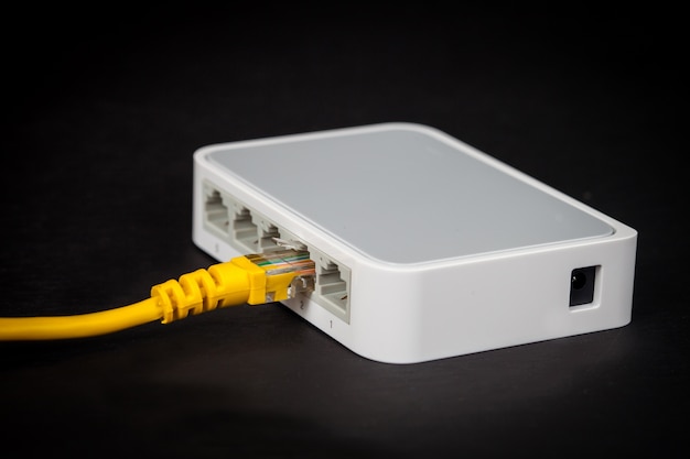 switching hub box voor internetnetwerk