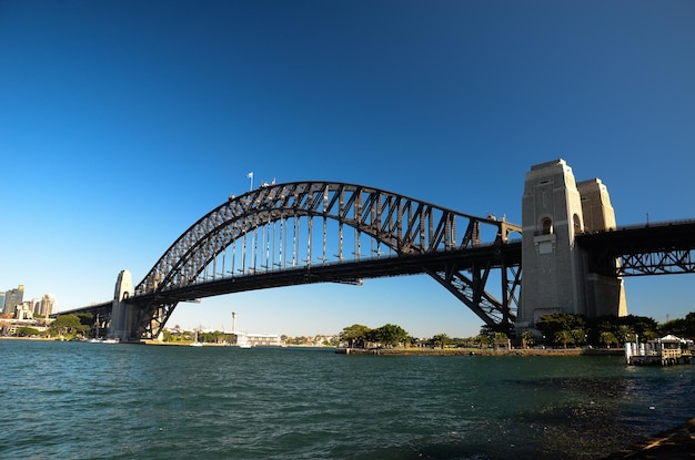 Sydney39s Habour Bridge 's middags bekeken vanuit het noorden van de baai in Kirribilli Sydney, Australië