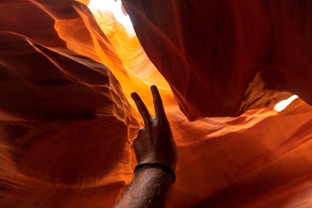 Symbool van overwinning of vrede in de Great Upper Antelope in de stad Page Arizona US