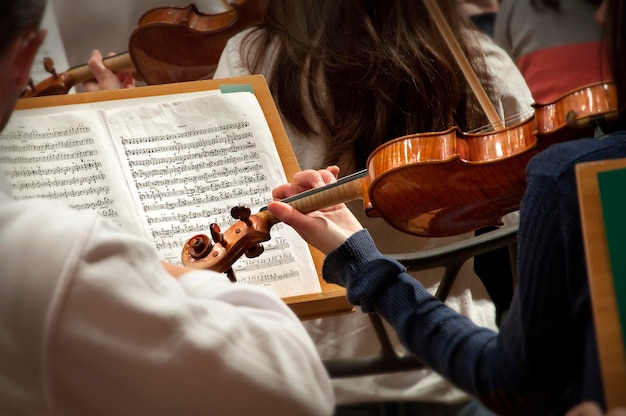 Symfonisch orkest optreden op het podium