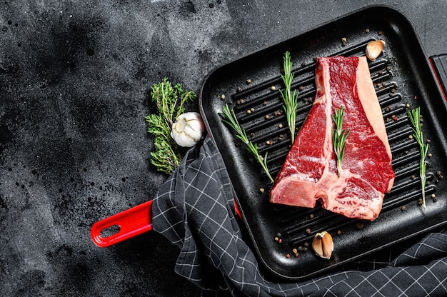 T bone steak in een pan