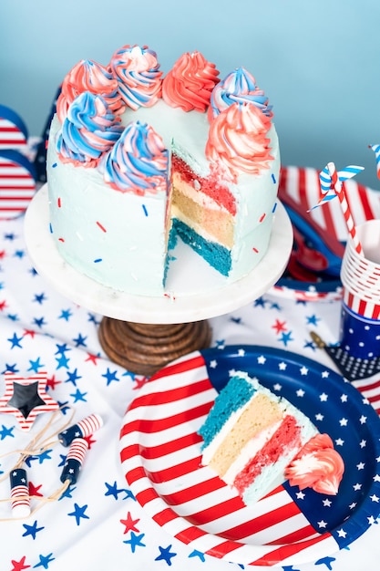 Taart, koekjes en fruit- en groentesnack op het feest van 4 juli.