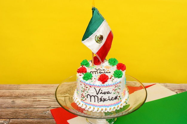 Taart om Onafhankelijkheidsdag in Mexico te vieren