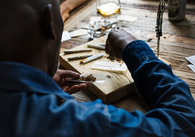 tabak man feesten gezamenlijke man rollen