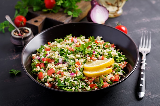 Ricetta mediorientale di verdure e grano tipo cous cous