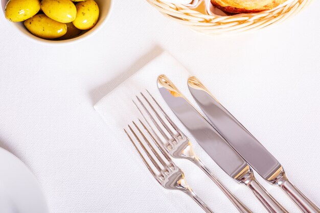 Table in the restaurant serving.