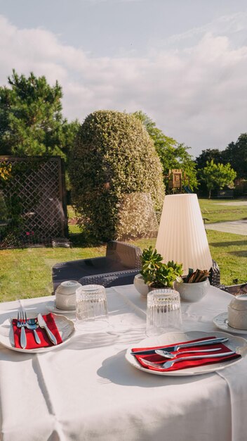 Photo table setting in the garden