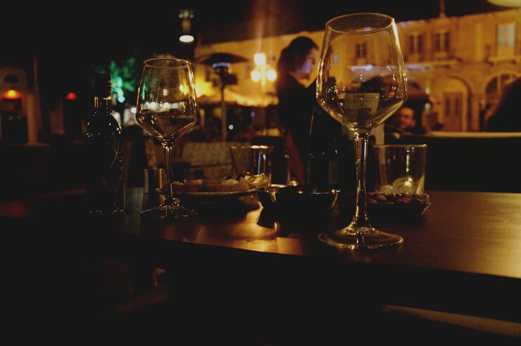Photo table setting in restaurant