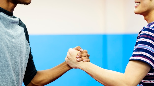 Foto concetto di sport degli amici di ping-pong di ping-pong