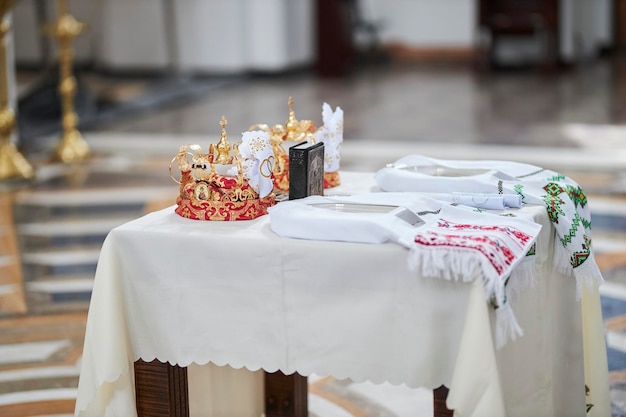 table with attributes for a wedding in the temple