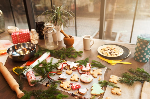 クリスマスの精神を持つテーブル